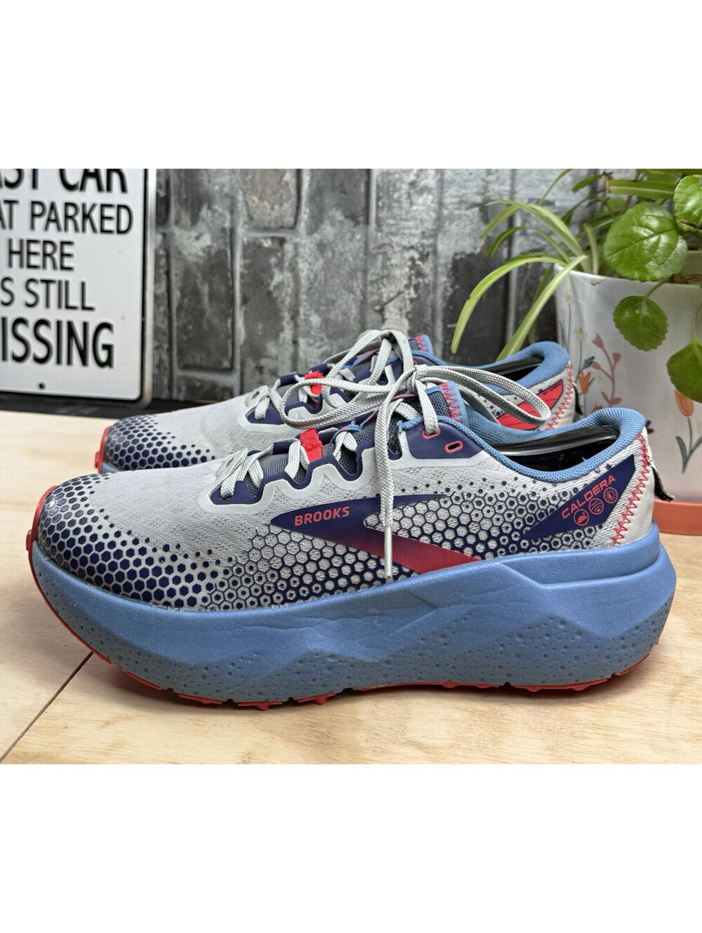 Brooks Caldera 6 Men's Gray/Blue/Red Low Top Lace-Up Trail Running Sneaker